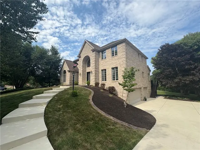 342 Steeplechase Dr gallery image 11