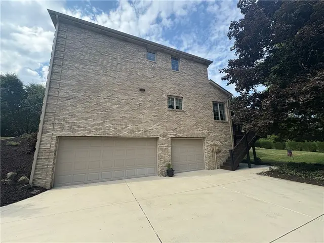 342 Steeplechase Dr gallery image 32