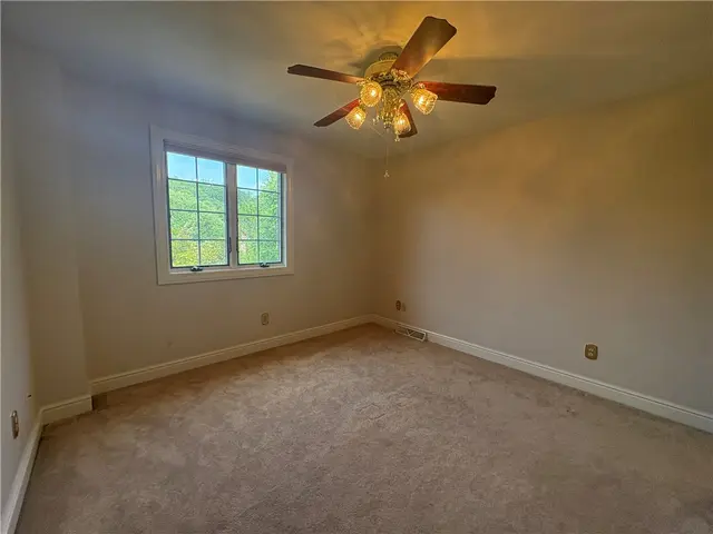 342 Steeplechase Dr gallery image 34
