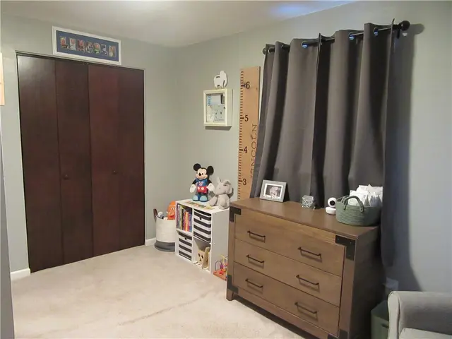 3444 E Stag Dr gallery image 16
