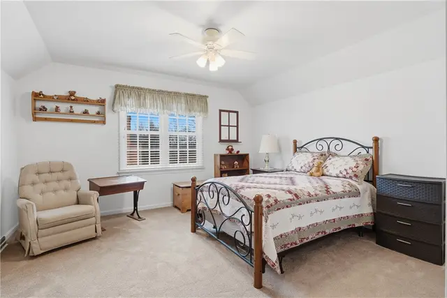 345 Ivy Dr gallery image 7