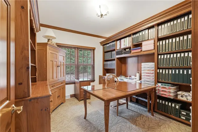 345 Ivy Dr gallery image 8