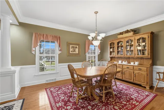 345 Ivy Dr gallery image 16