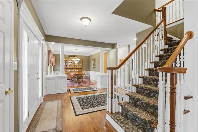 345 Ivy Dr gallery image 19