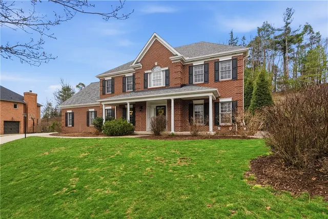 345 Ivy Dr gallery image 21