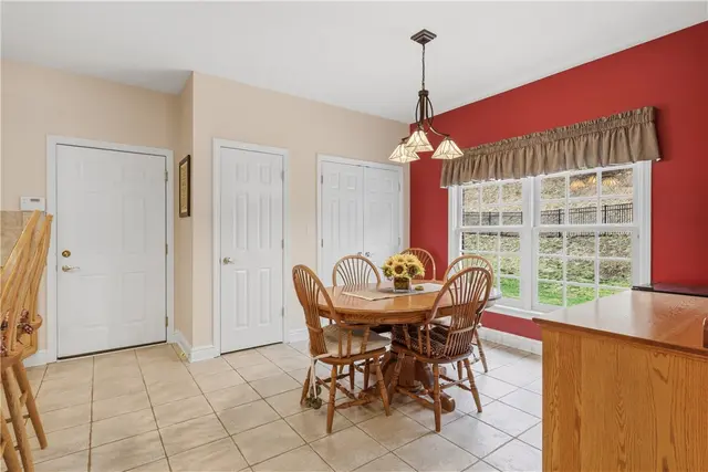 345 Ivy Dr gallery image 23