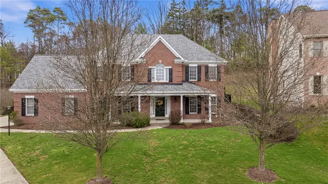 345 Ivy Dr gallery image 24