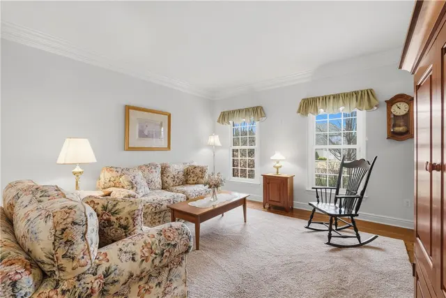 345 Ivy Dr gallery image 25