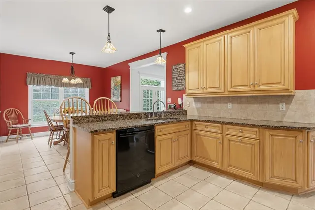 345 Ivy Dr gallery image 29