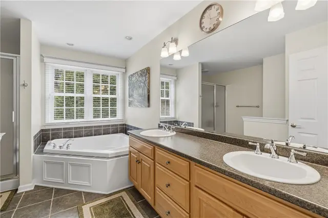 345 Ivy Dr gallery image 34