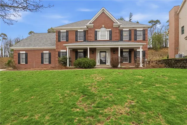 345 Ivy Dr