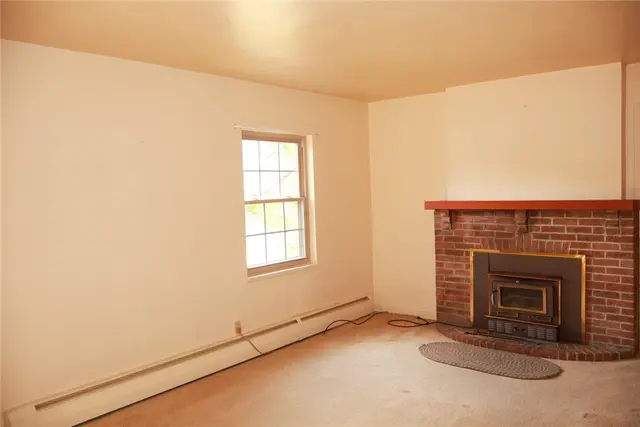 345 Siebert Rd gallery image 18