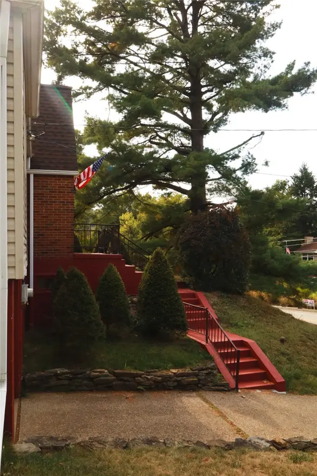 345 Siebert Rd gallery image 38
