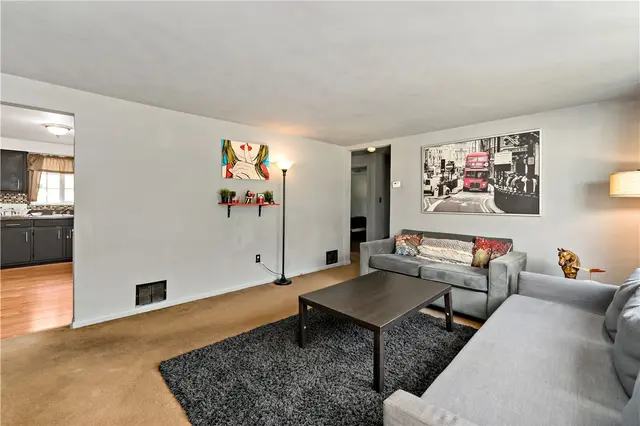 349 Siebert Rd gallery image 5