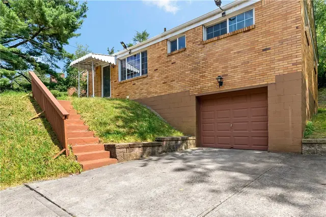 349 Siebert Rd gallery image 6