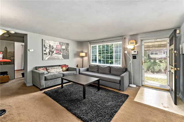 349 Siebert Rd gallery image 18