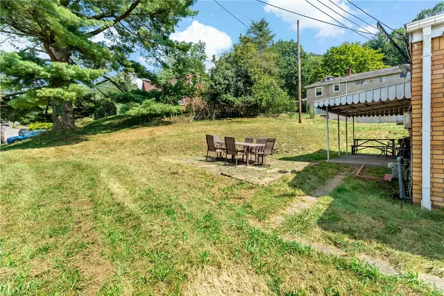 349 Siebert Rd gallery image 25