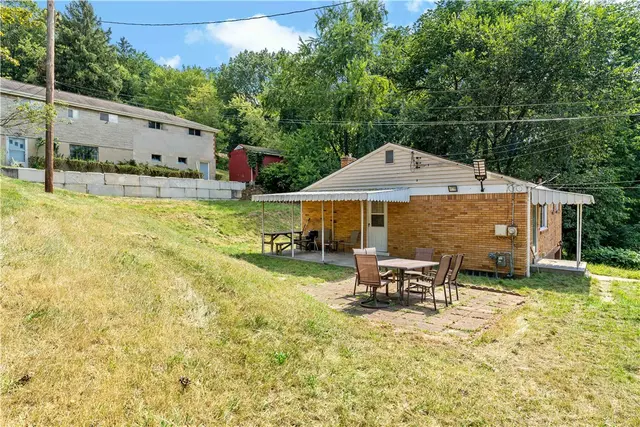349 Siebert Rd gallery image 27