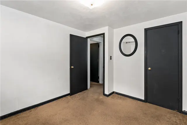 349 Siebert Rd gallery image 28