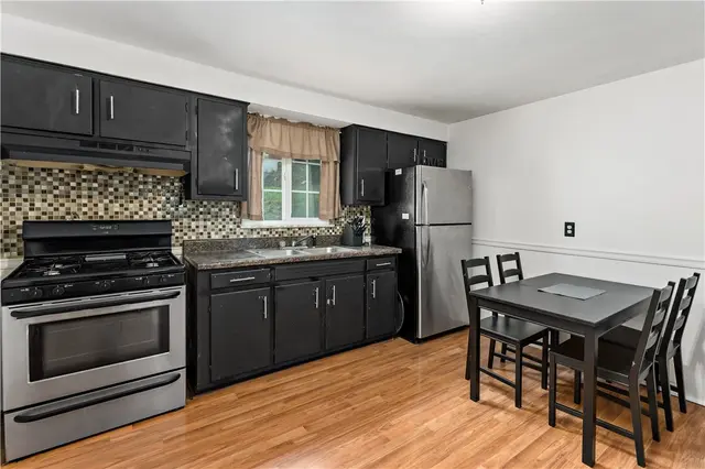 349 Siebert Rd gallery image 32