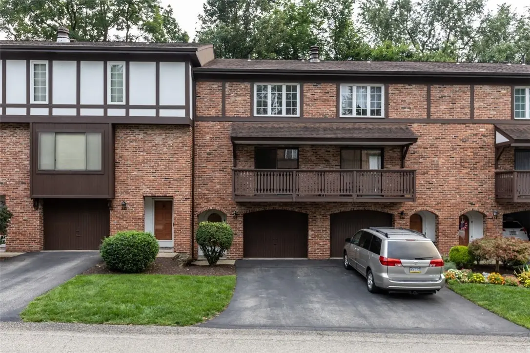 350 Woodbridge Dr