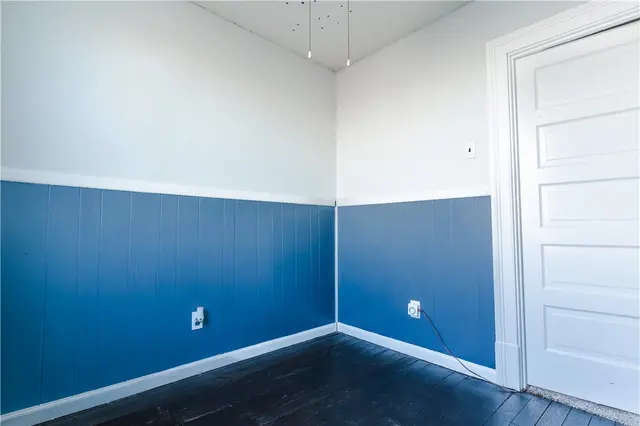 351 Center Ave gallery image 22