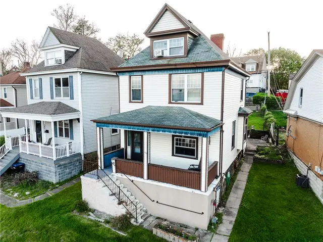 351 Center Ave