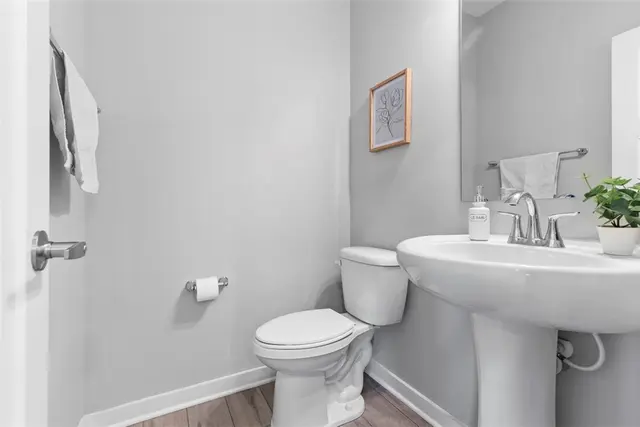 351 Trinity Way gallery image 15