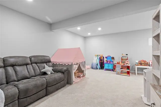 351 Trinity Way gallery image 26
