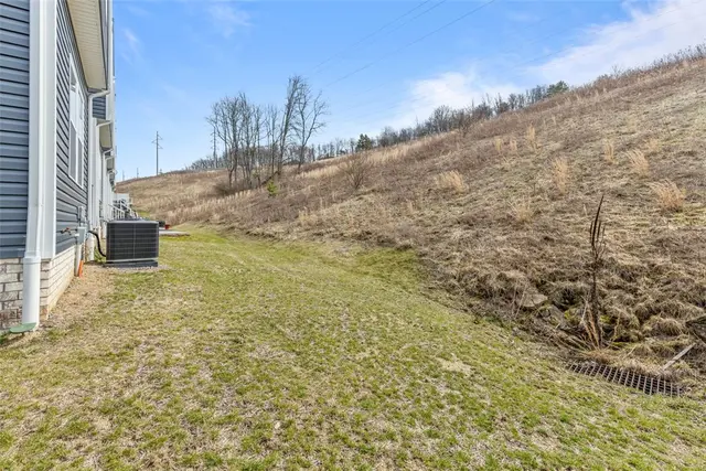 351 Trinity Way gallery image 30