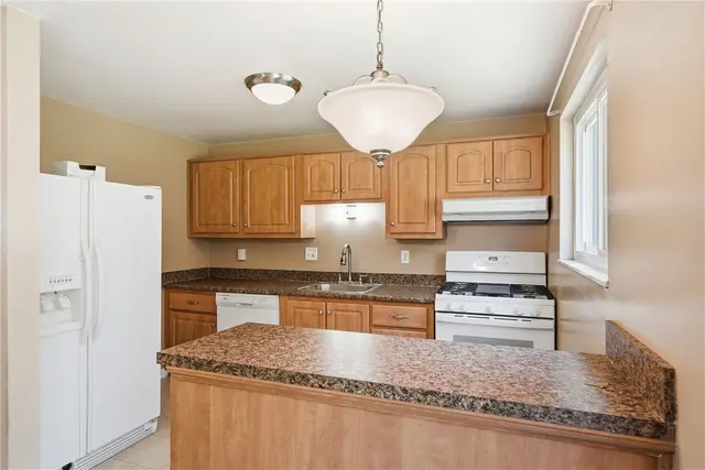 3522 Woodlake Drive gallery image 4