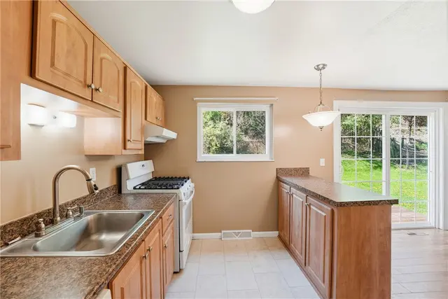 3522 Woodlake Drive gallery image 5
