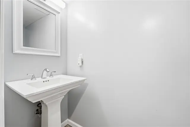3522 Woodlake Drive gallery image 10