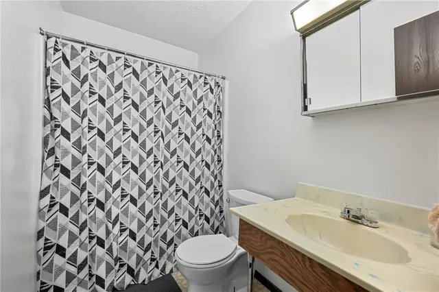 3525 Countrywood Dr gallery image 4