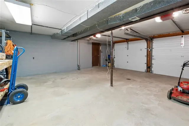 3530 Woodlake Dr gallery image 5