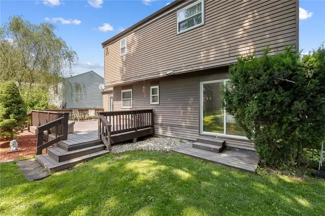 3530 Woodlake Dr gallery image 16