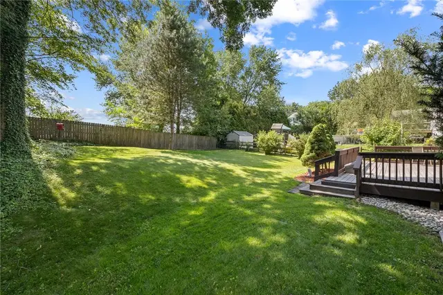 3530 Woodlake Dr gallery image 22
