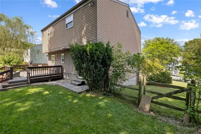 3530 Woodlake Dr gallery image 24