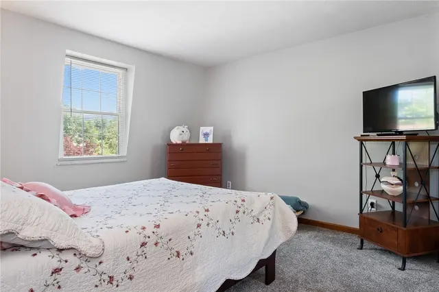 3530 Woodlake Dr gallery image 29