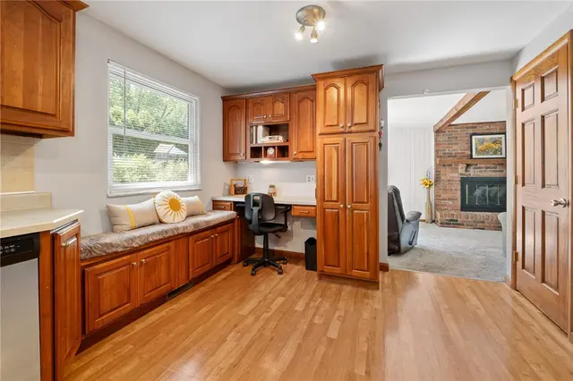 3530 Woodlake Dr gallery image 30