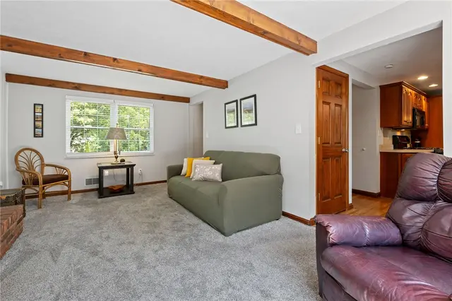 3530 Woodlake Dr gallery image 32