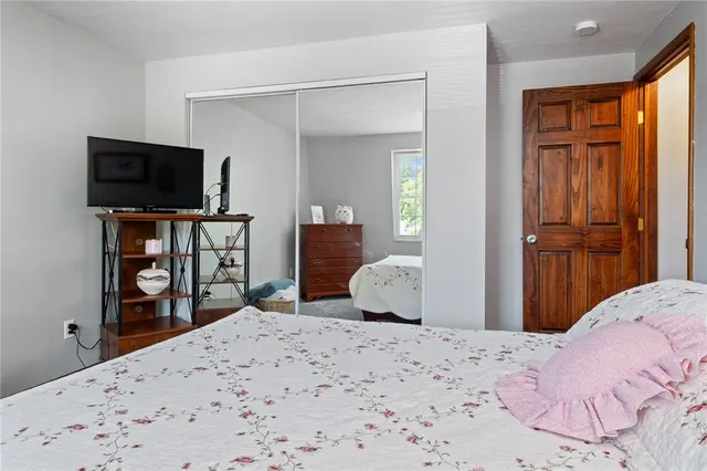 3530 Woodlake Dr gallery image 33