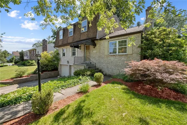 3530 Woodlake Dr gallery image 34