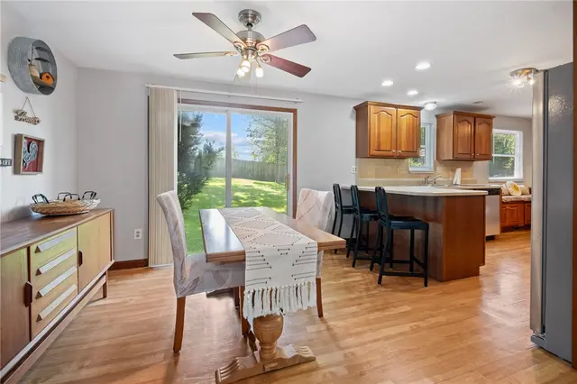 3530 Woodlake Dr gallery image 37