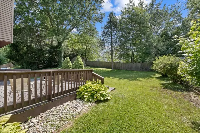 3530 Woodlake Dr gallery image 38