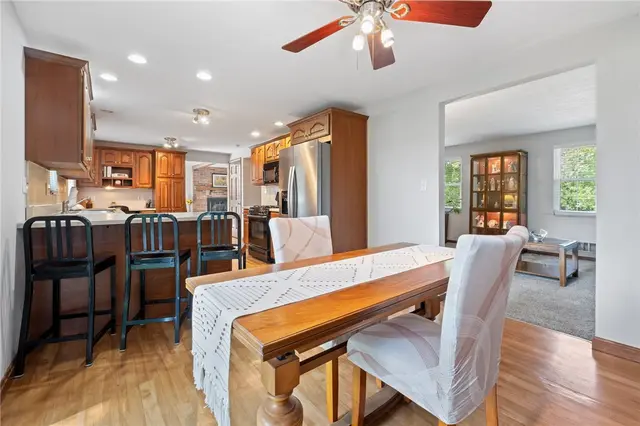 3530 Woodlake Dr gallery image 39