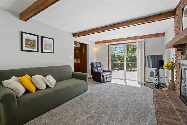 3530 Woodlake Dr gallery image 42
