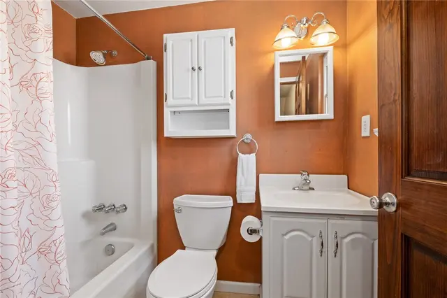 3530 Woodlake Dr gallery image 43