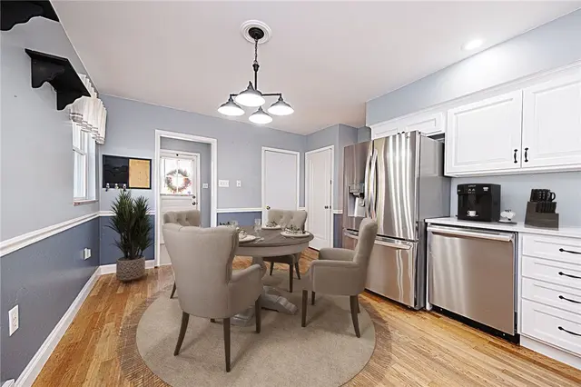 356 Goldsmith Rd gallery image 8