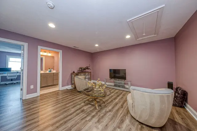 362 Highpointe DRIVE gallery image 16